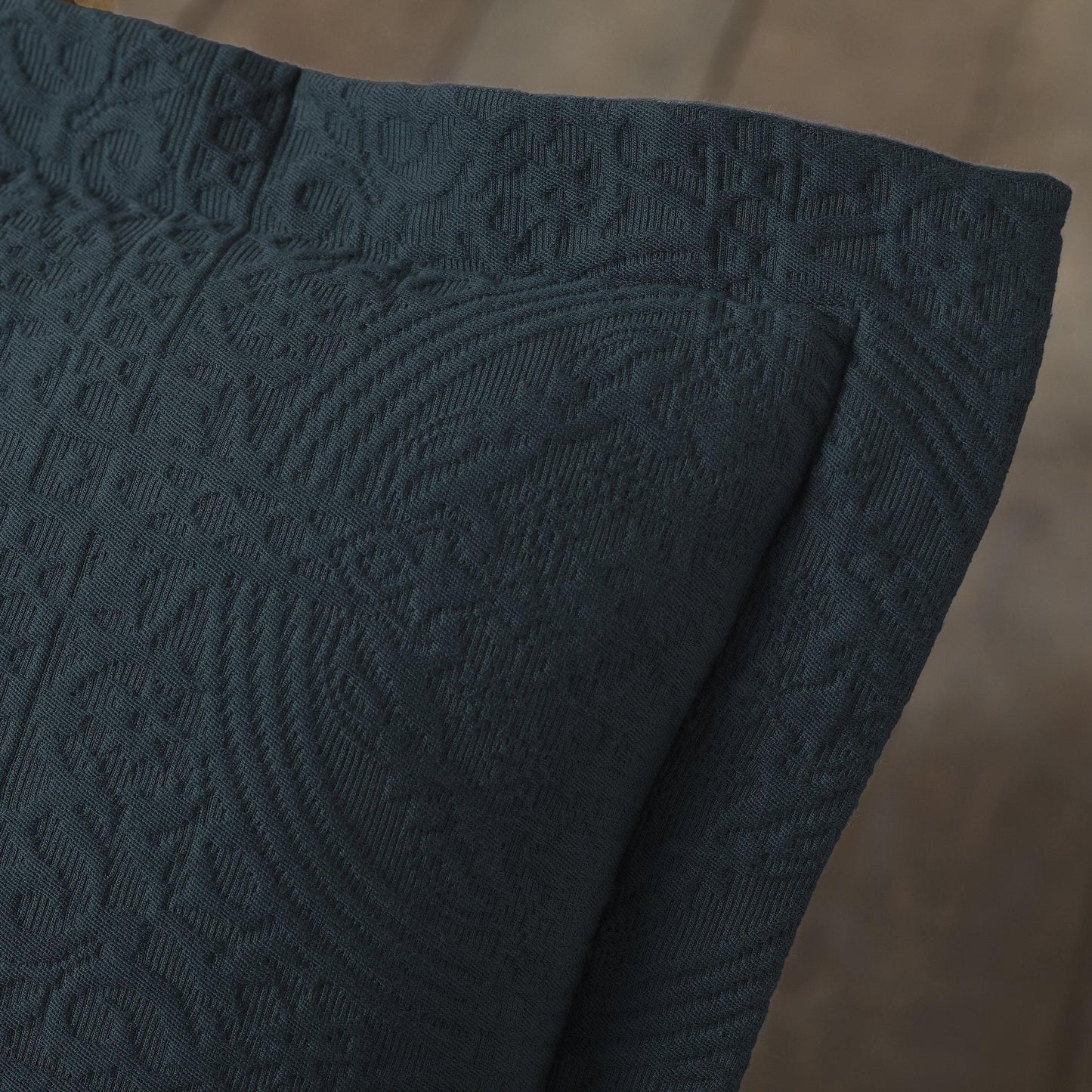 Fleur De Lis 100% Cotton Jacquard Matelassé Bedspread Set FredCo