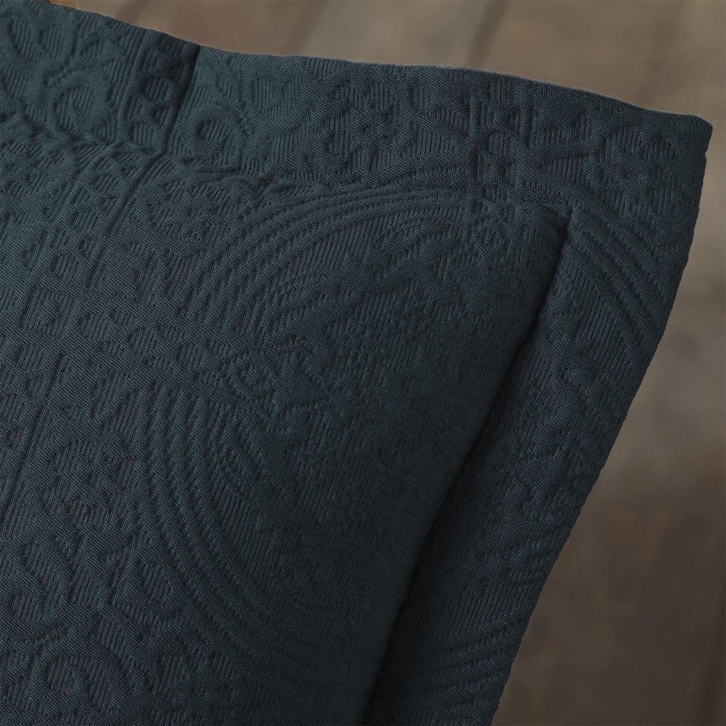Fleur De Lis 100% Cotton Jacquard Matelassé Bedspread Set FredCo