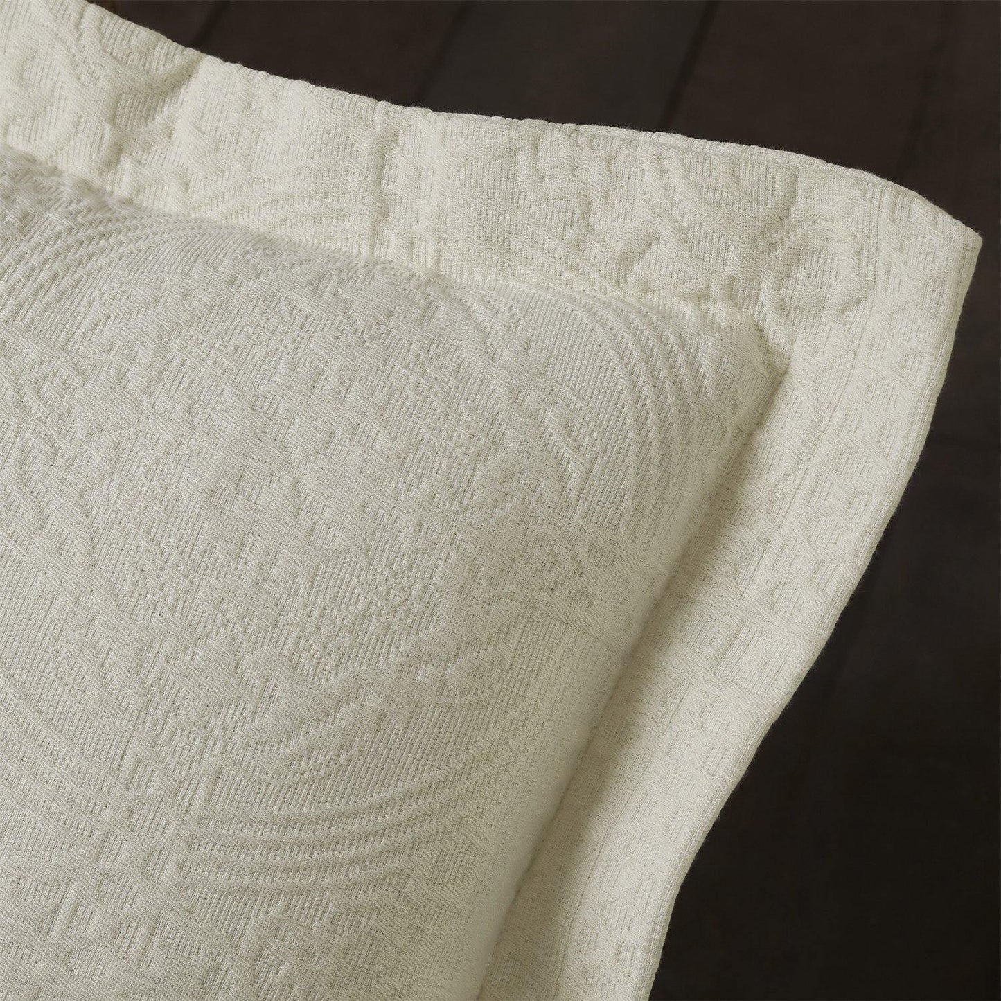 Fleur De Lis 100% Cotton Jacquard Matelassé Bedspread Set FredCo