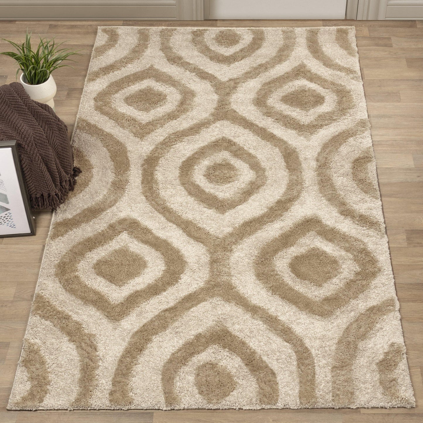 Lucille Rug, Diamond Pattern, Transitional, Jute Backing FredCo