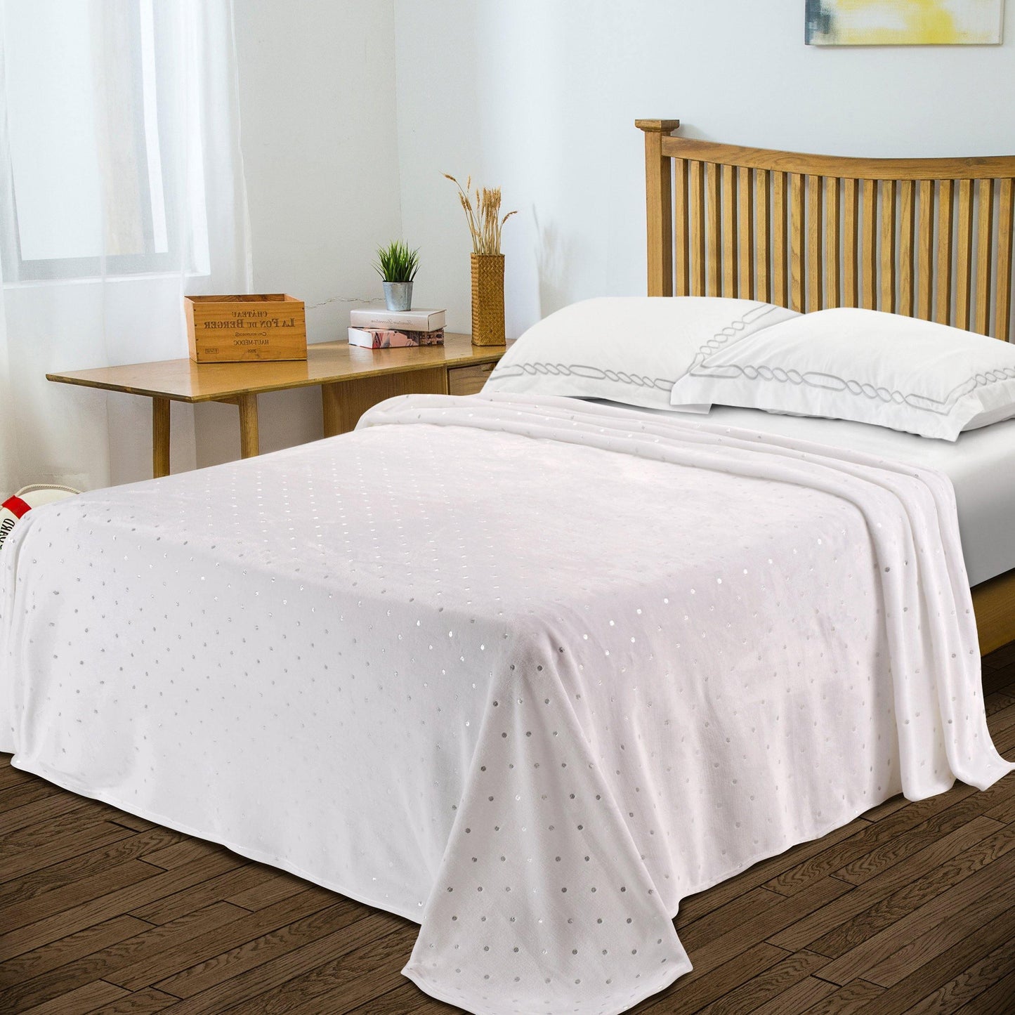 Metallic Polka Dot Print Fleece Throw Blanket FredCo