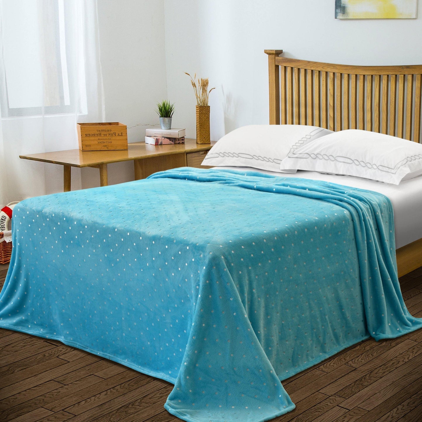 Metallic Polka Dot Print Fleece Throw Blanket FredCo