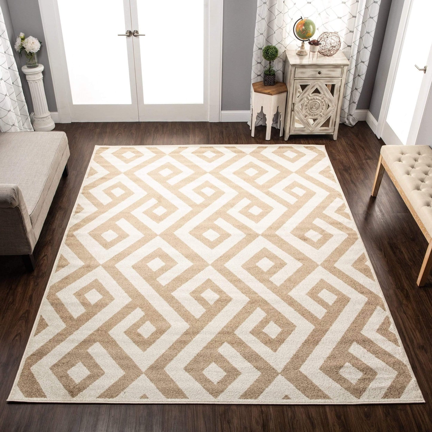 Saxton Traditional Geometric Rug FredCo