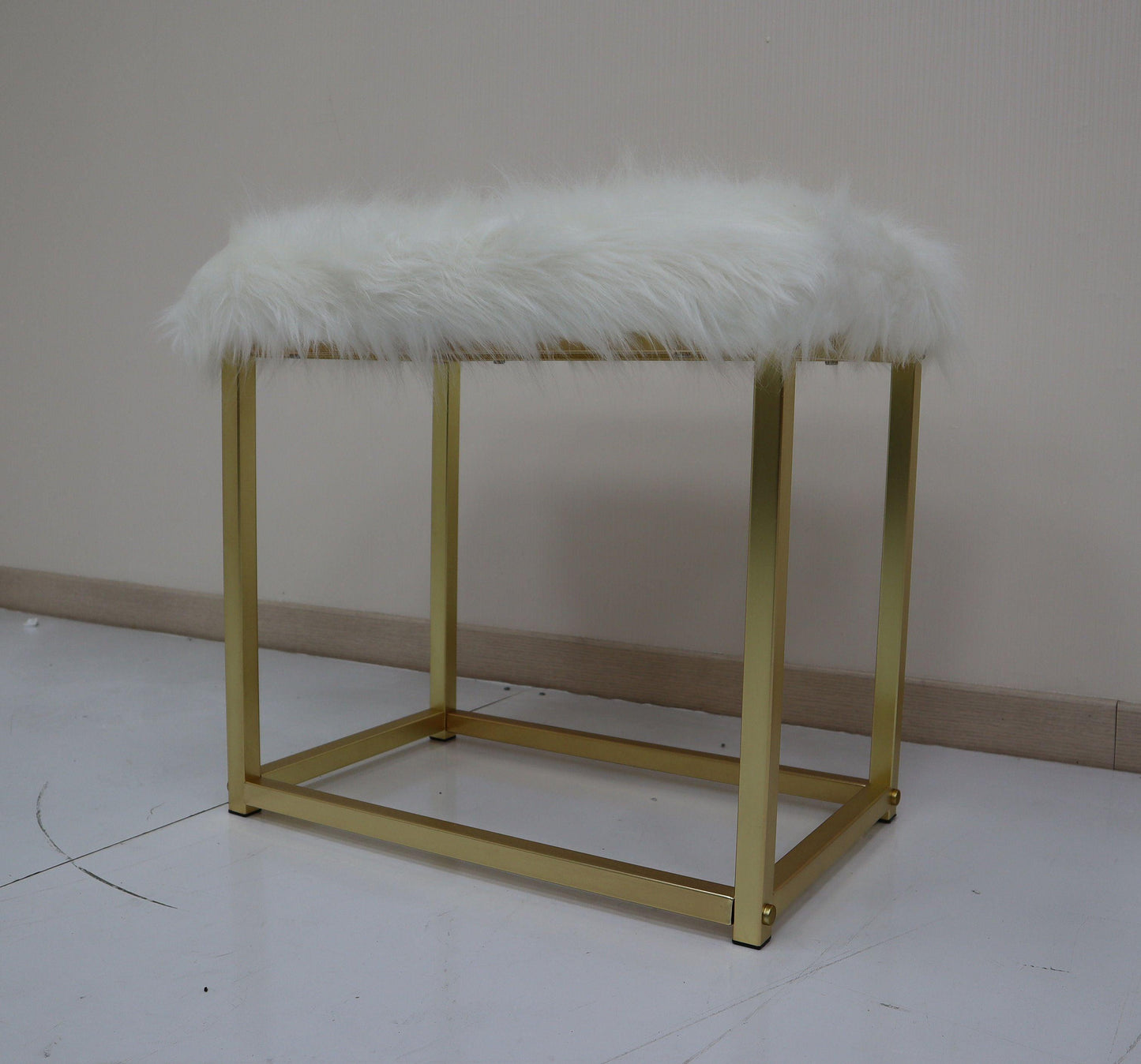 ACME Adao Vanity Mirror & Stool, Faux Fur, Mirror, White & Brass Finish FredCo