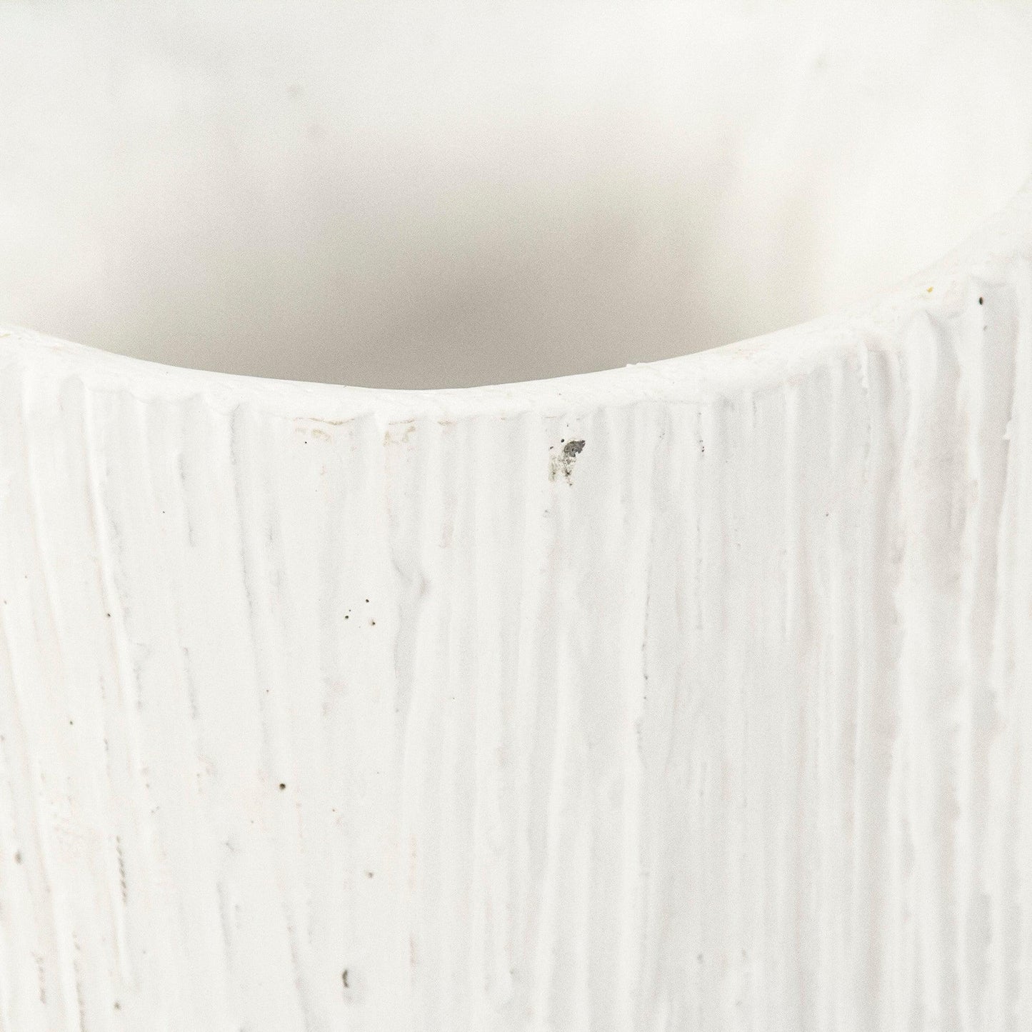 Distressed White Vase (10043L A148) FredCo
