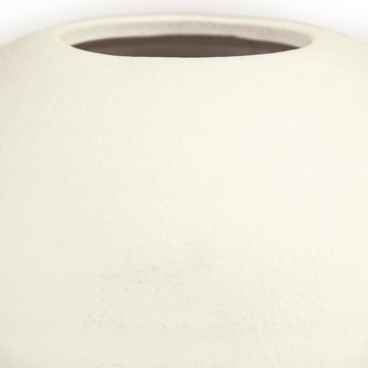 Matte White Vase (14665S A584A) FredCo