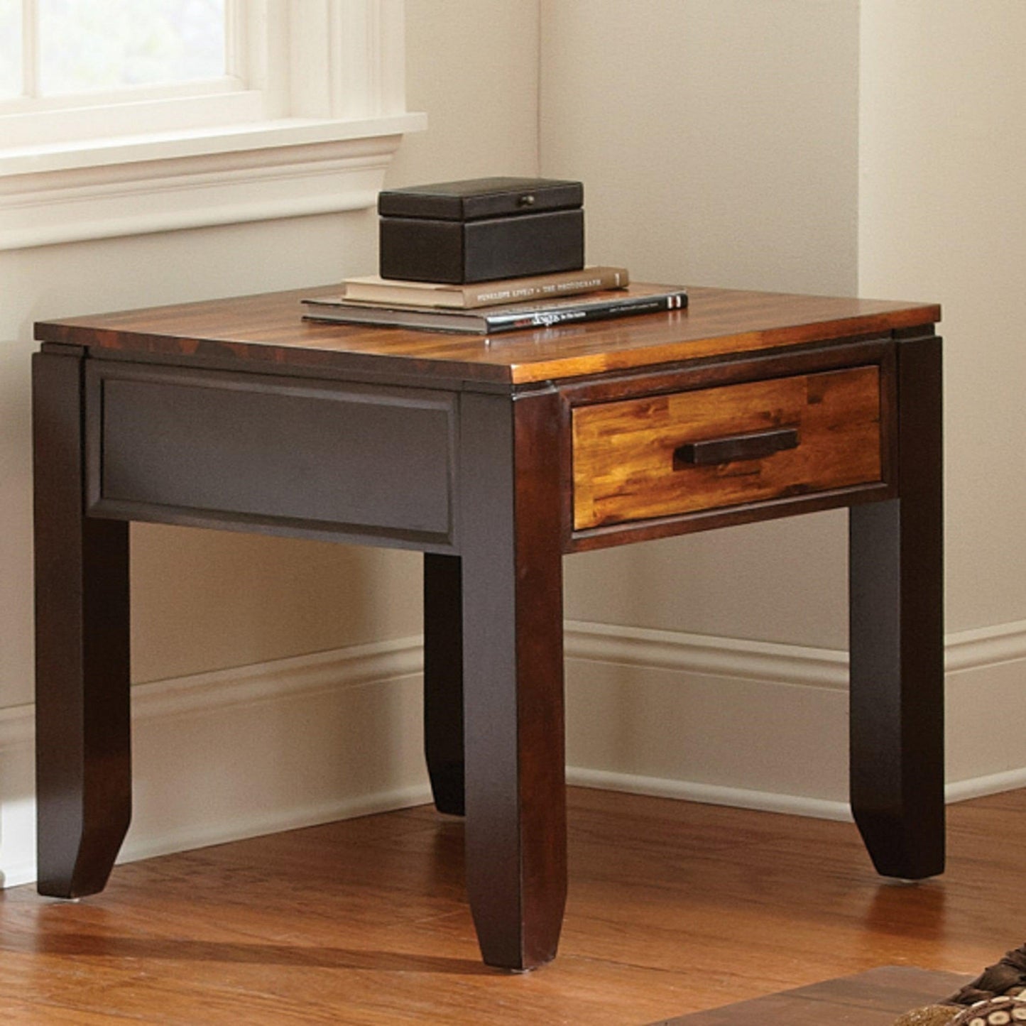 Steve Silver Abaco End Table AB600E FredCo
