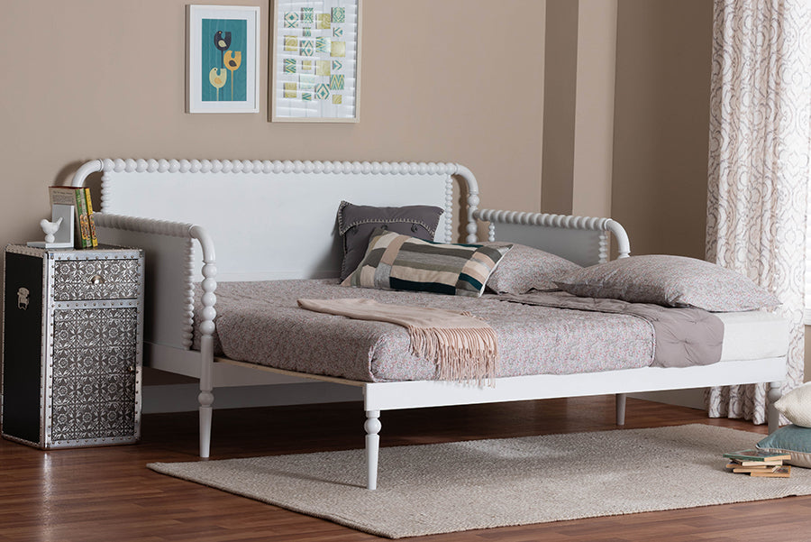 Baxton Studio Lucera Bobbin Twin-To-King Expandable Daybed - Wood Bed Frame with Turned Spindle Detailing, Classic Style Sofa Bed for Bedroom or Guest Room, White