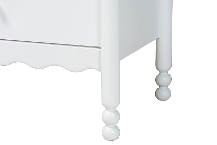 Baxton Studio Hoffman 4-Piece Scalloped Bedroom Set - Farmhouse Bed Frame with Matching Dresser, Chest, and 2-Drawer Nightstand, White, Queen