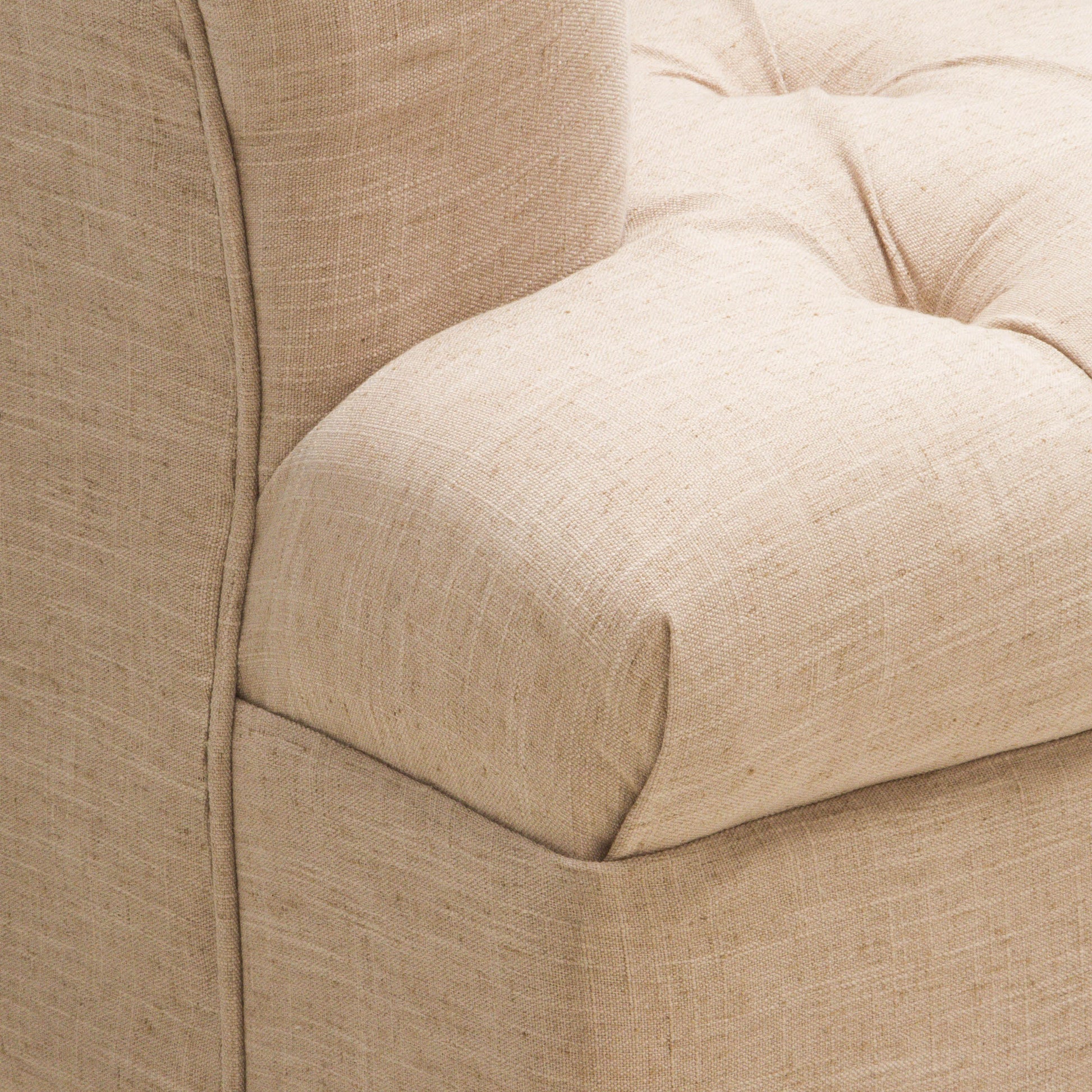 ANATASIA TUFTED CHAIR FredCo