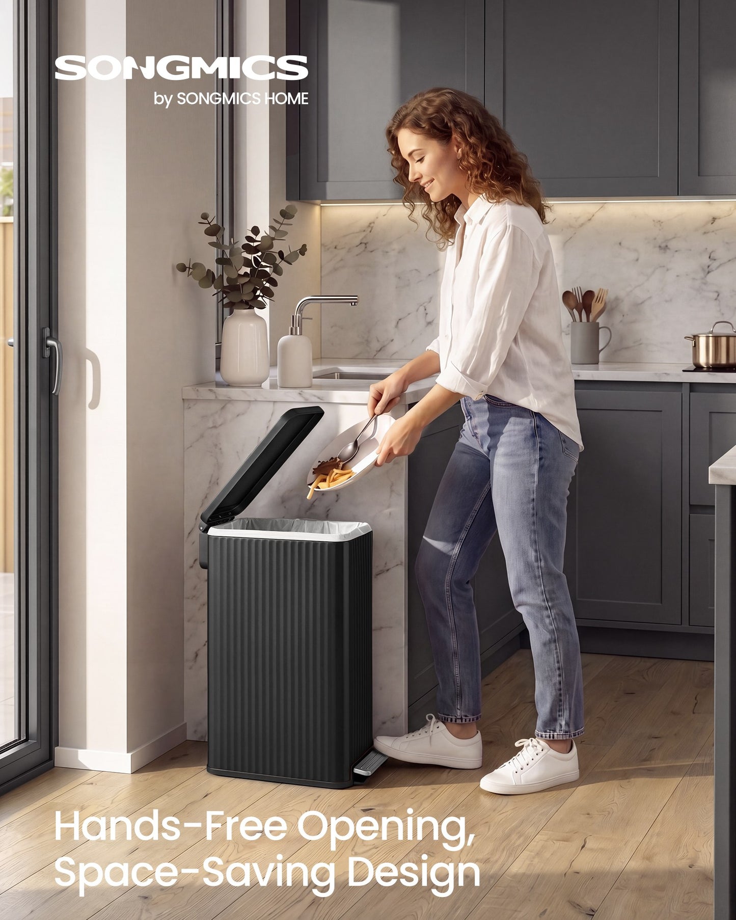 SONGMICS Slim Stainless Steel Trash Can with Lid – Black