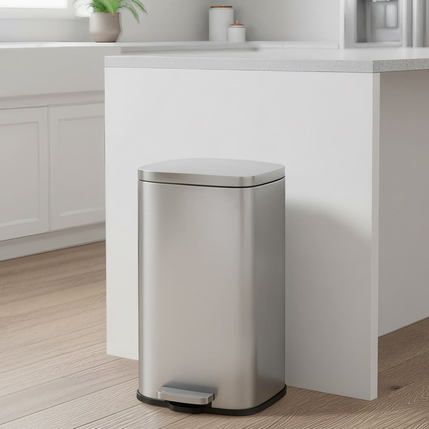 SONGMICS Stainless Steel Step Trash Can with Lid for Kitchen Use – Silver