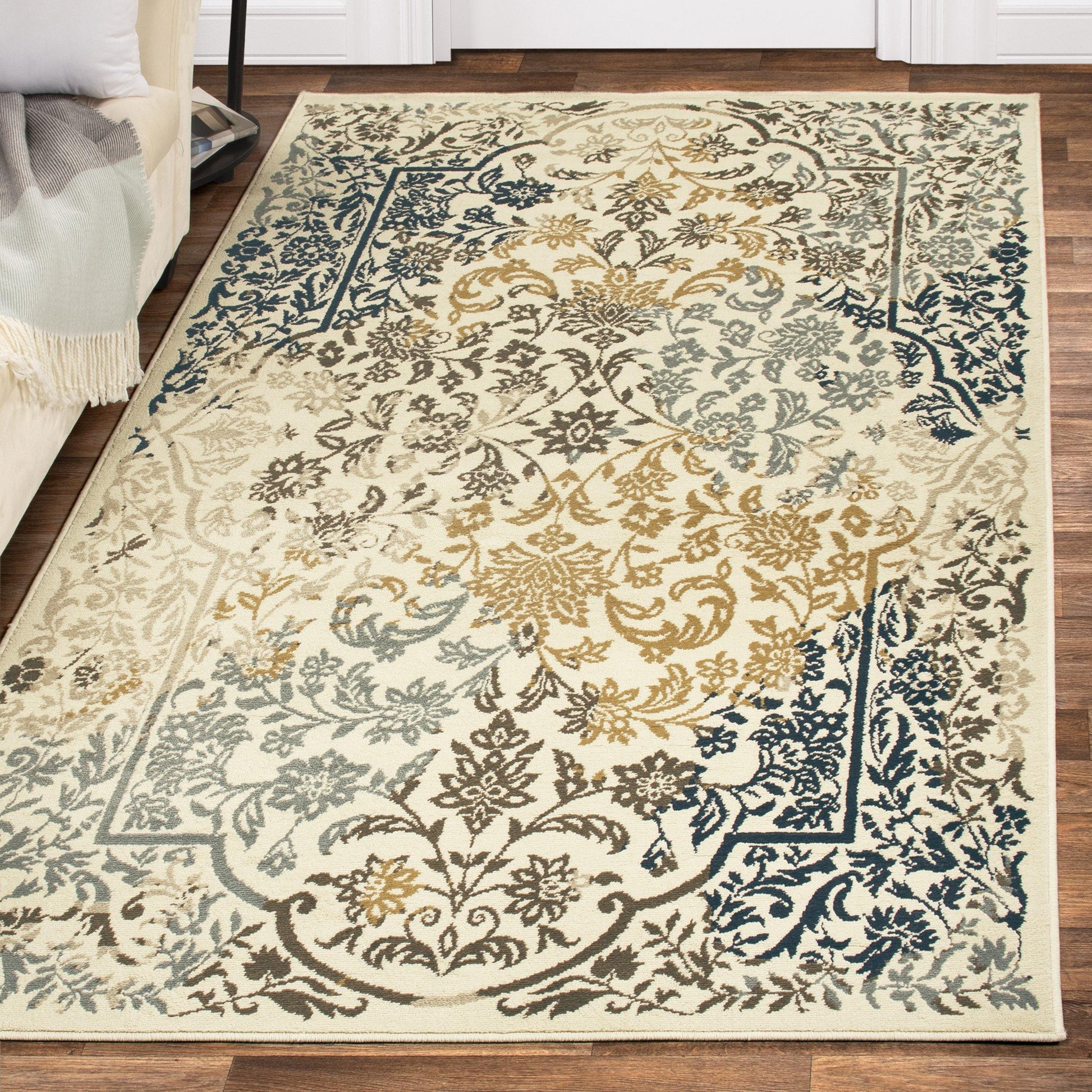 Ariza Oriental Traditional Floral Rug FredCo