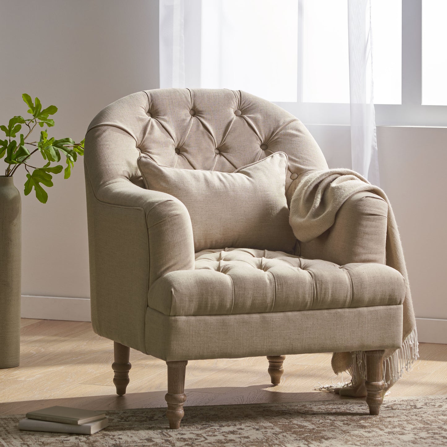 ANATASIA TUFTED CHAIR FredCo
