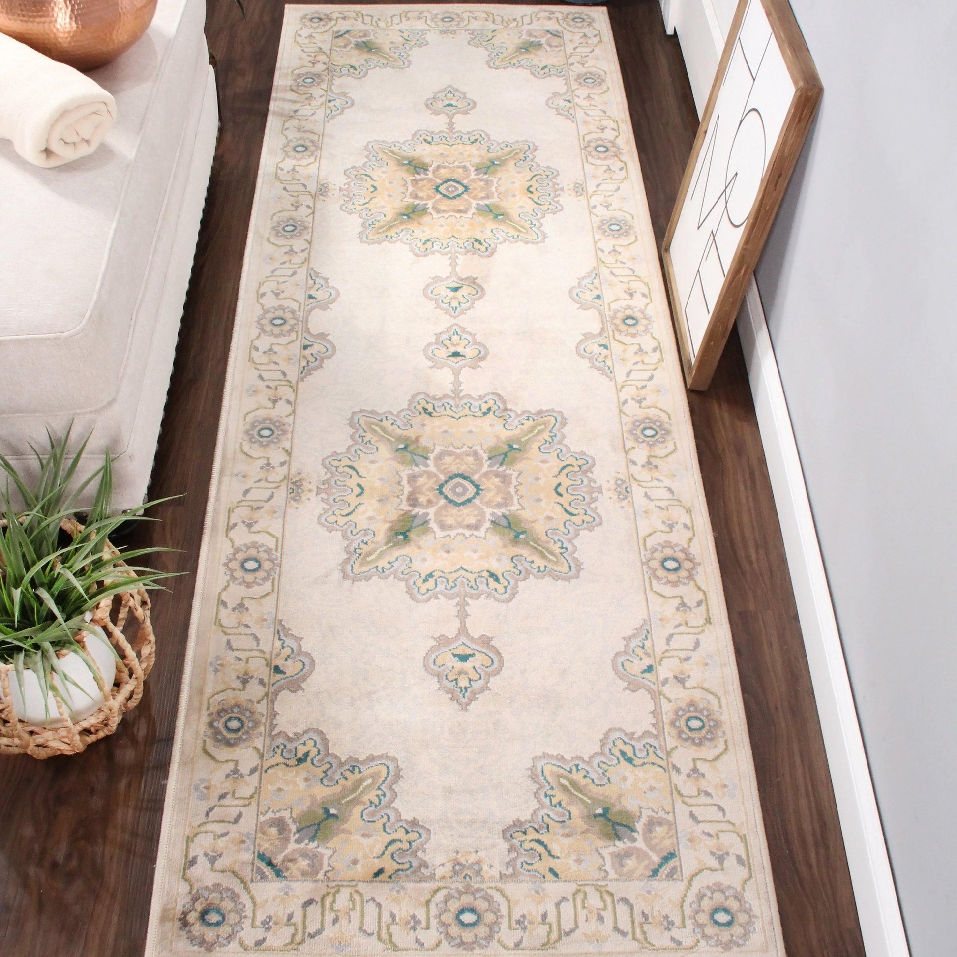 Edeline Medallion Oriental Indoor Area Rug by Superior FredCo