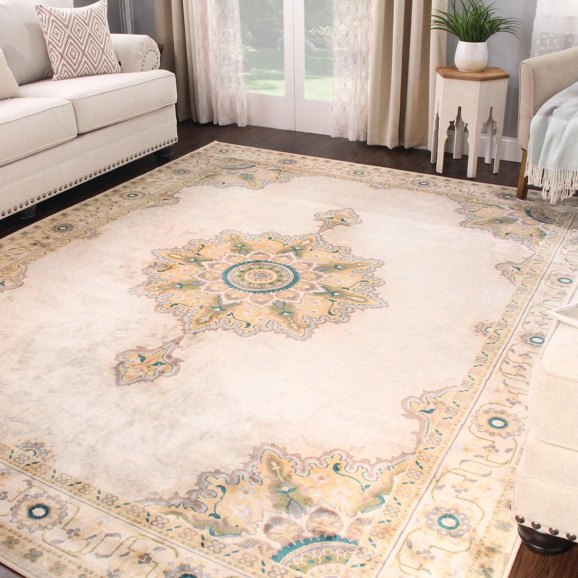 Edeline Medallion Oriental Indoor Area Rug by Superior FredCo