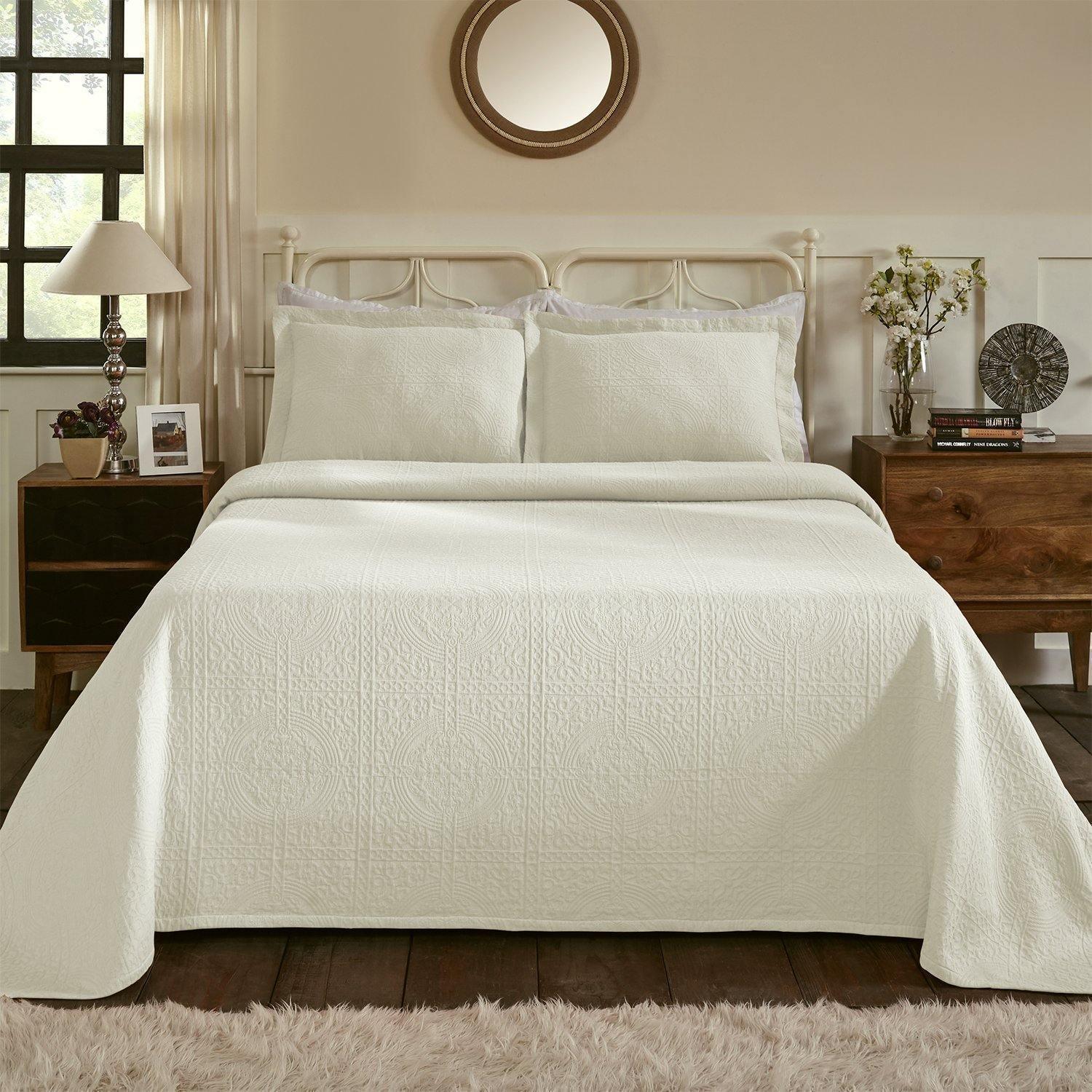 Fleur De Lis 100% Cotton Jacquard Matelassé Bedspread Set FredCo