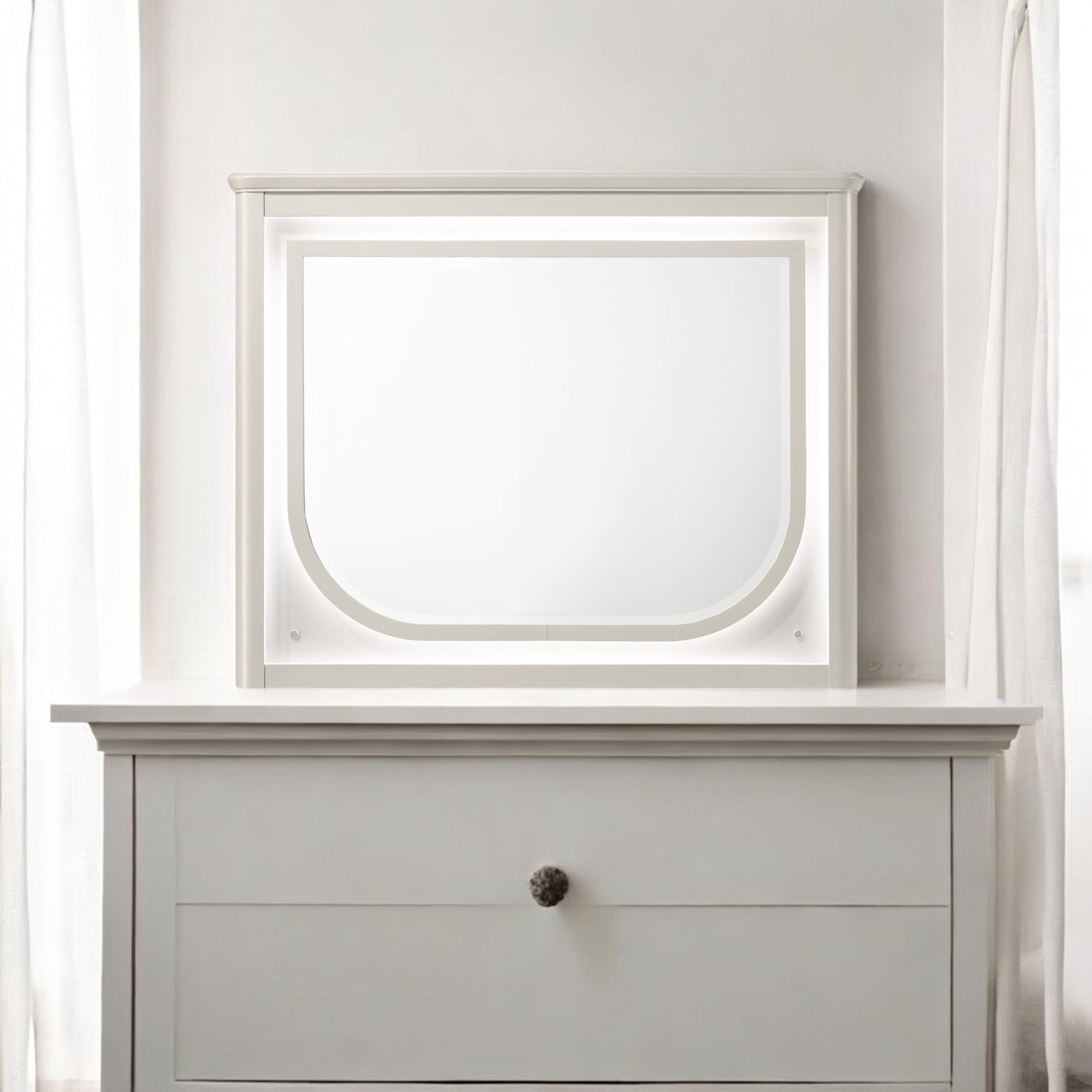 Laveda Pearl White Finish Mirror w/LED FredCo