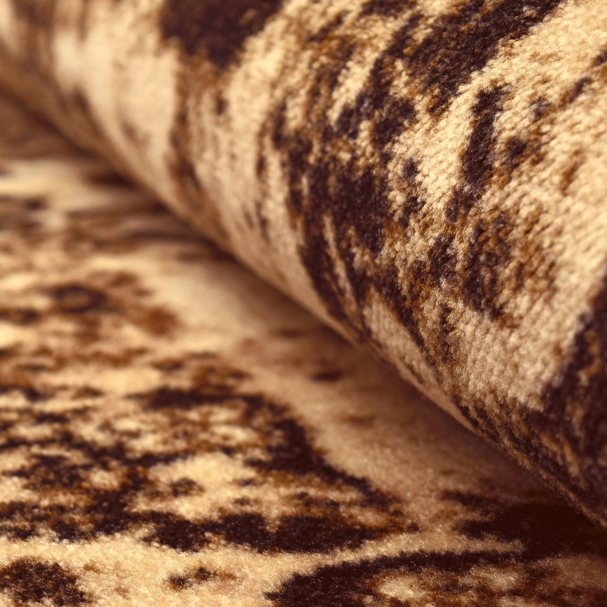 Oswell Non-Slip Foldable Vintage Damask Rug FredCo
