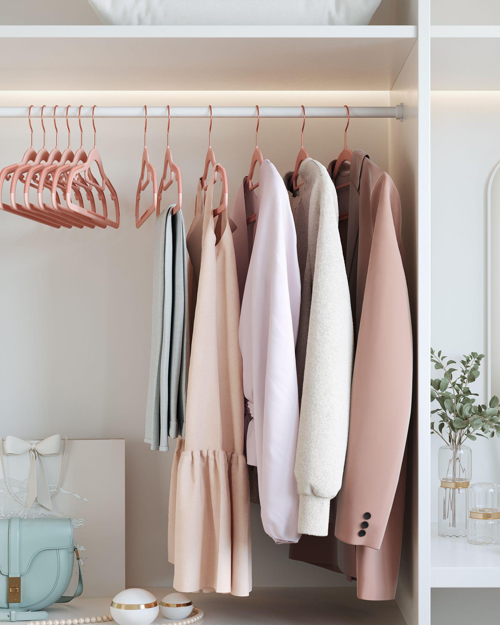 Pack of 50 Non-Slip Coat Hangers with360° Swivel Hook FredCo