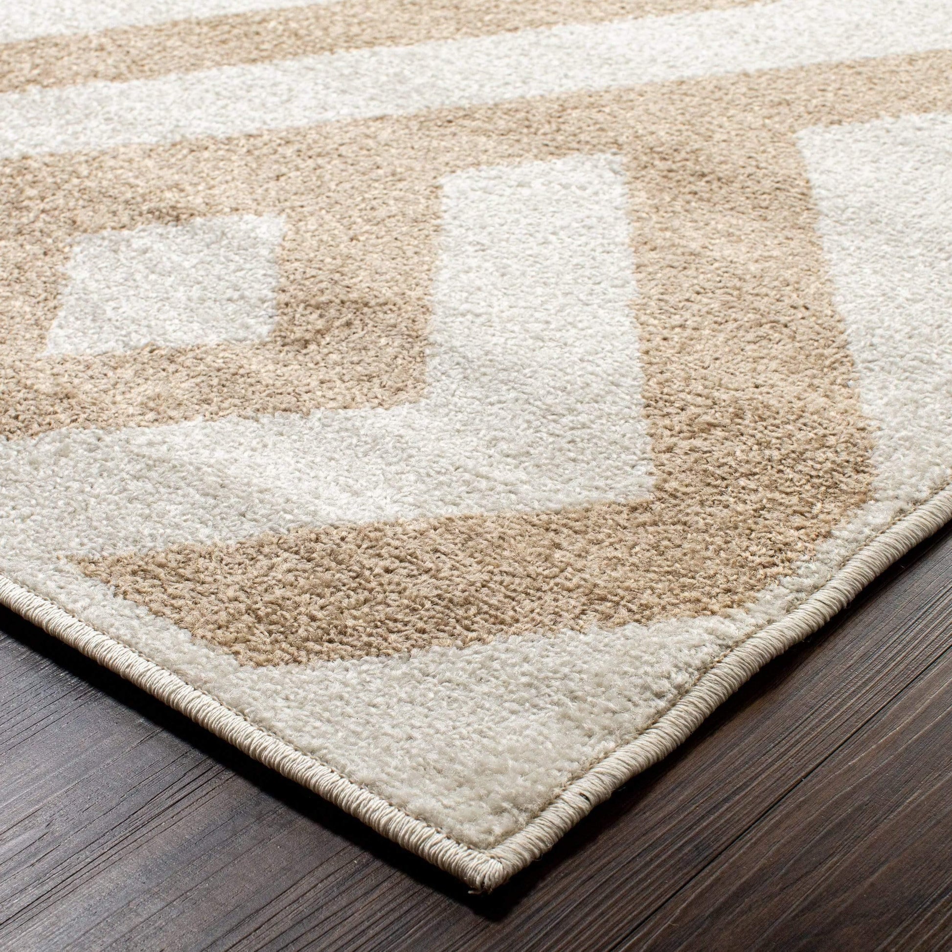 Saxton Traditional Geometric Rug FredCo