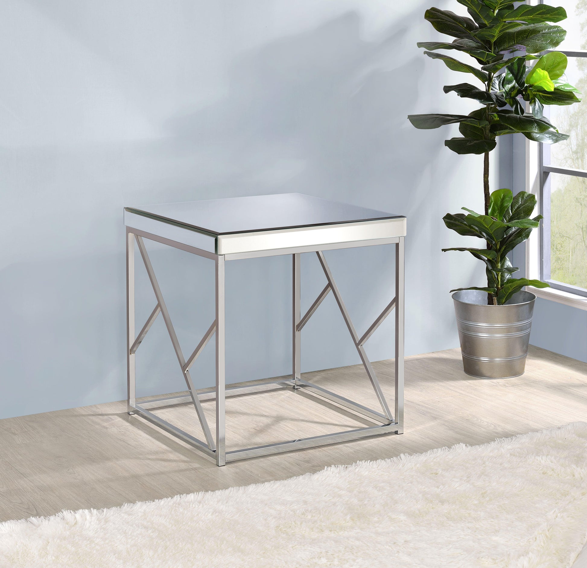 Steve Silver Evelyn - Mirror Top End Table - Silver EV300E FredCo