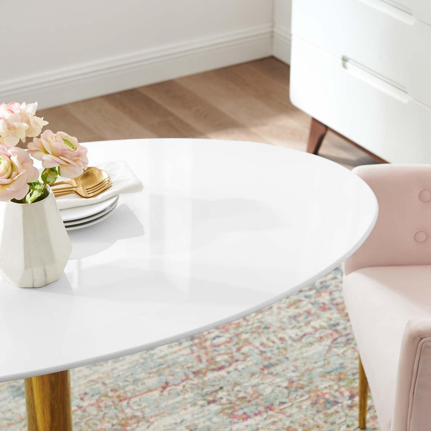 Verne 48" Oval Dining Table, EEI-4750 FredCo