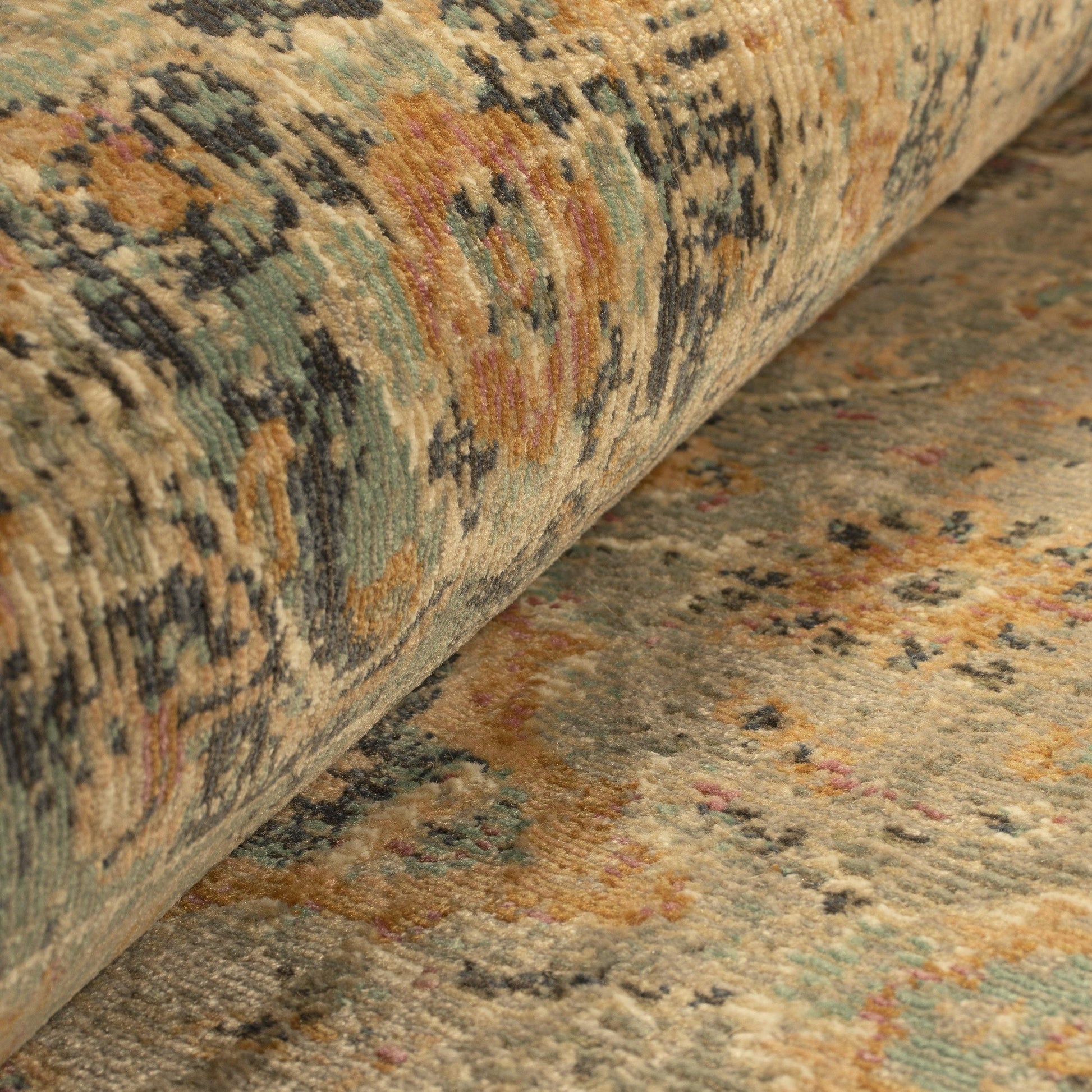 Zinnia Vintage Oriental Distressed Medallion Rug FredCo