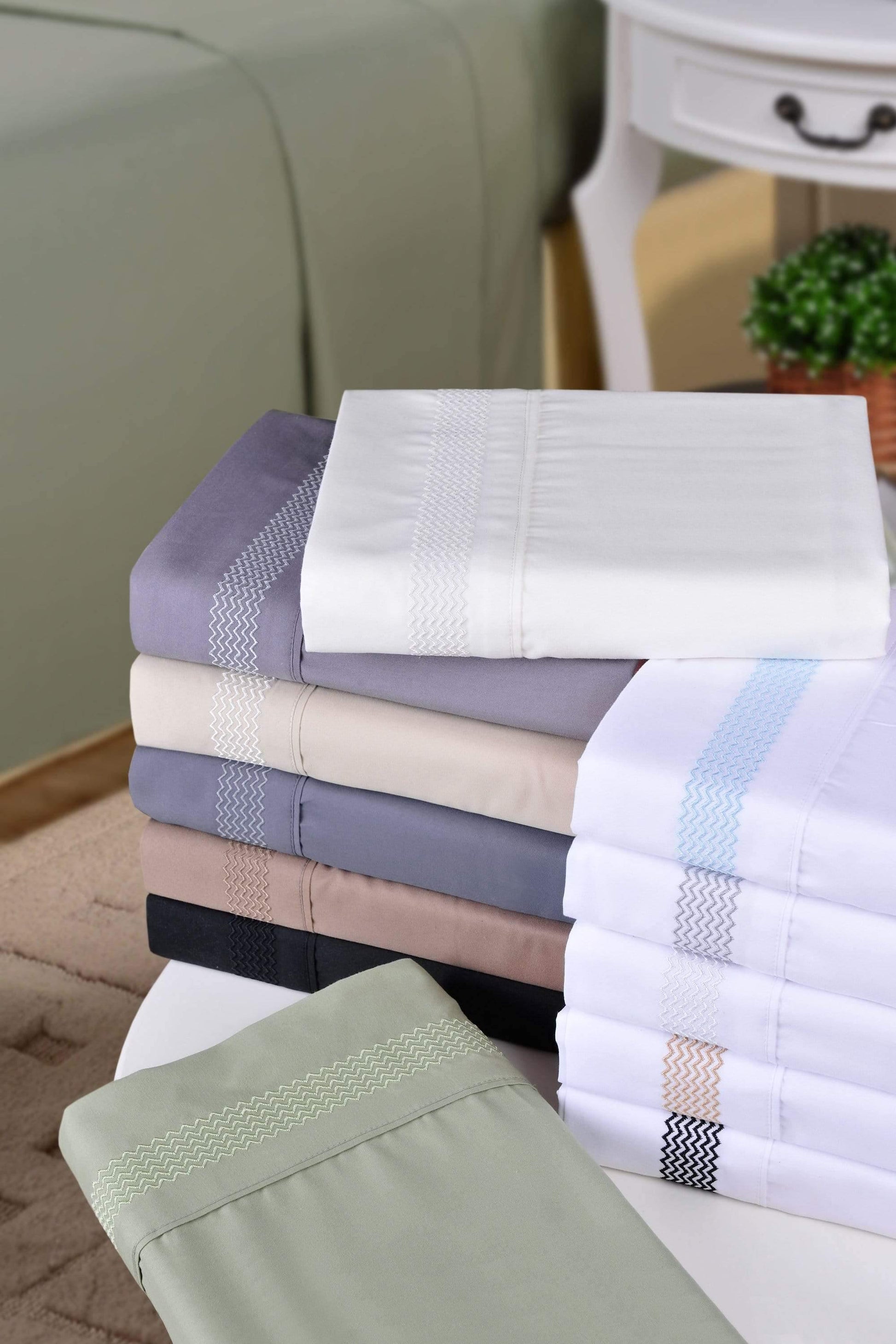 3000 Series Wrinkle Resistant Peaks Pillowcase Set FredCo