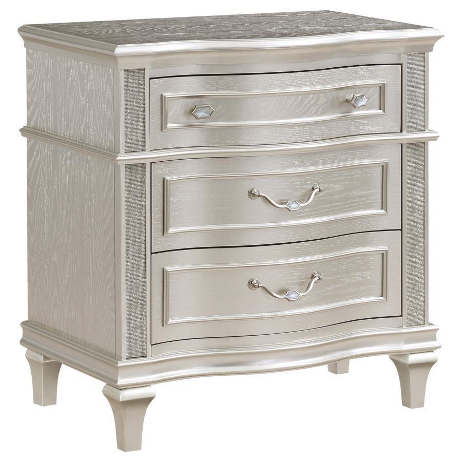 Evangeline 4-piece Upholstered Platform Eastern King Bedroom Set Ivory and Silver Oak Coaster FredCo