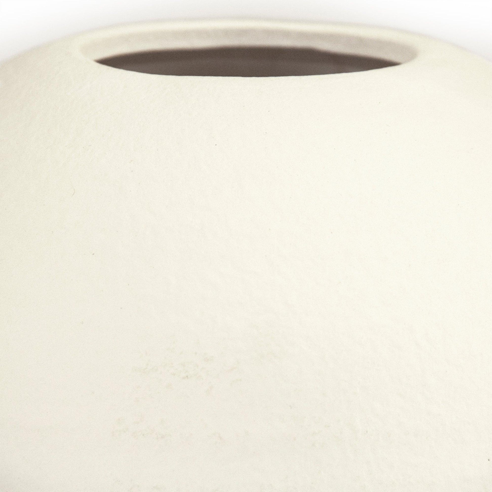 Matte White Vase (14665S A584A) FredCo