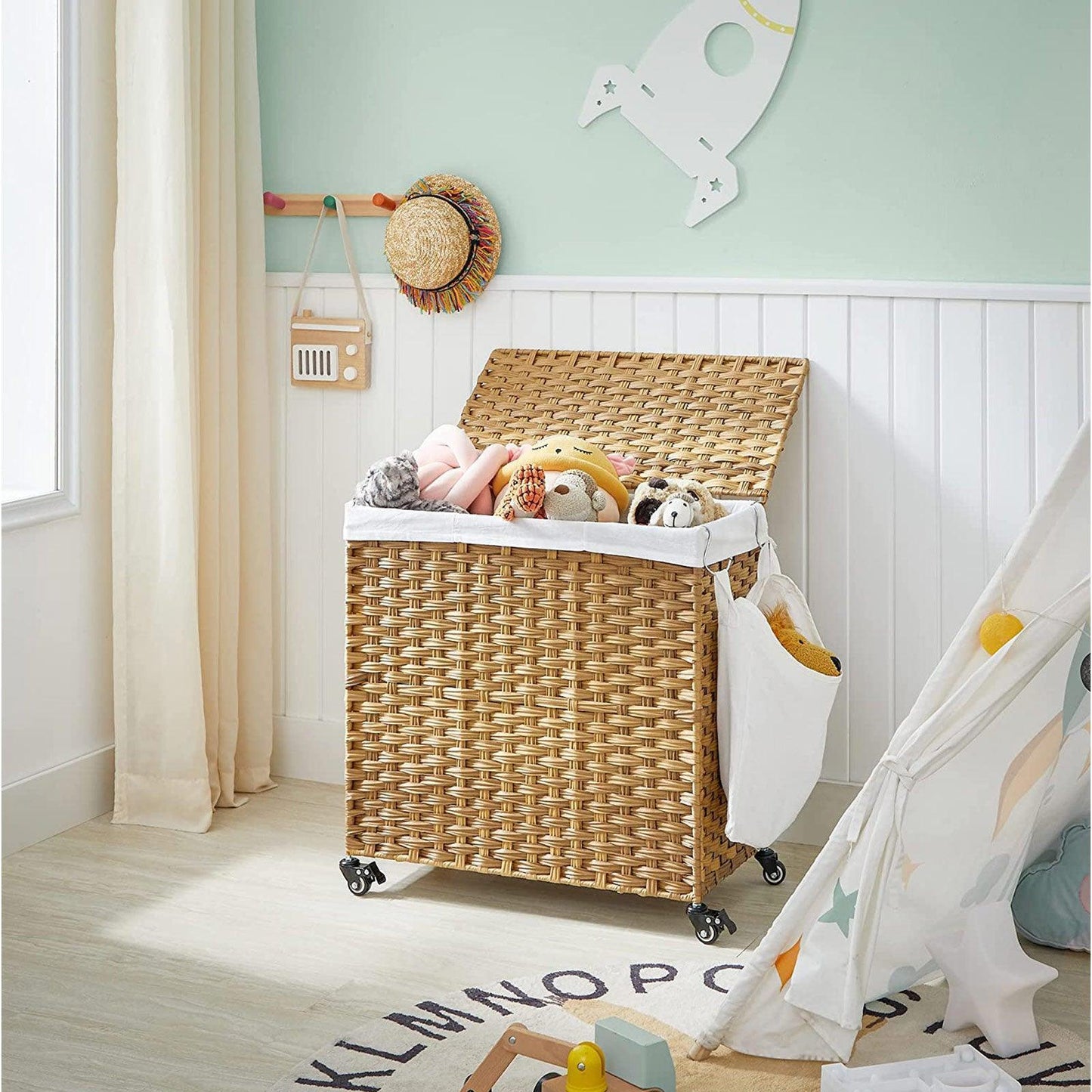 Natural Laundry Hamper with Removable Bag FredCo