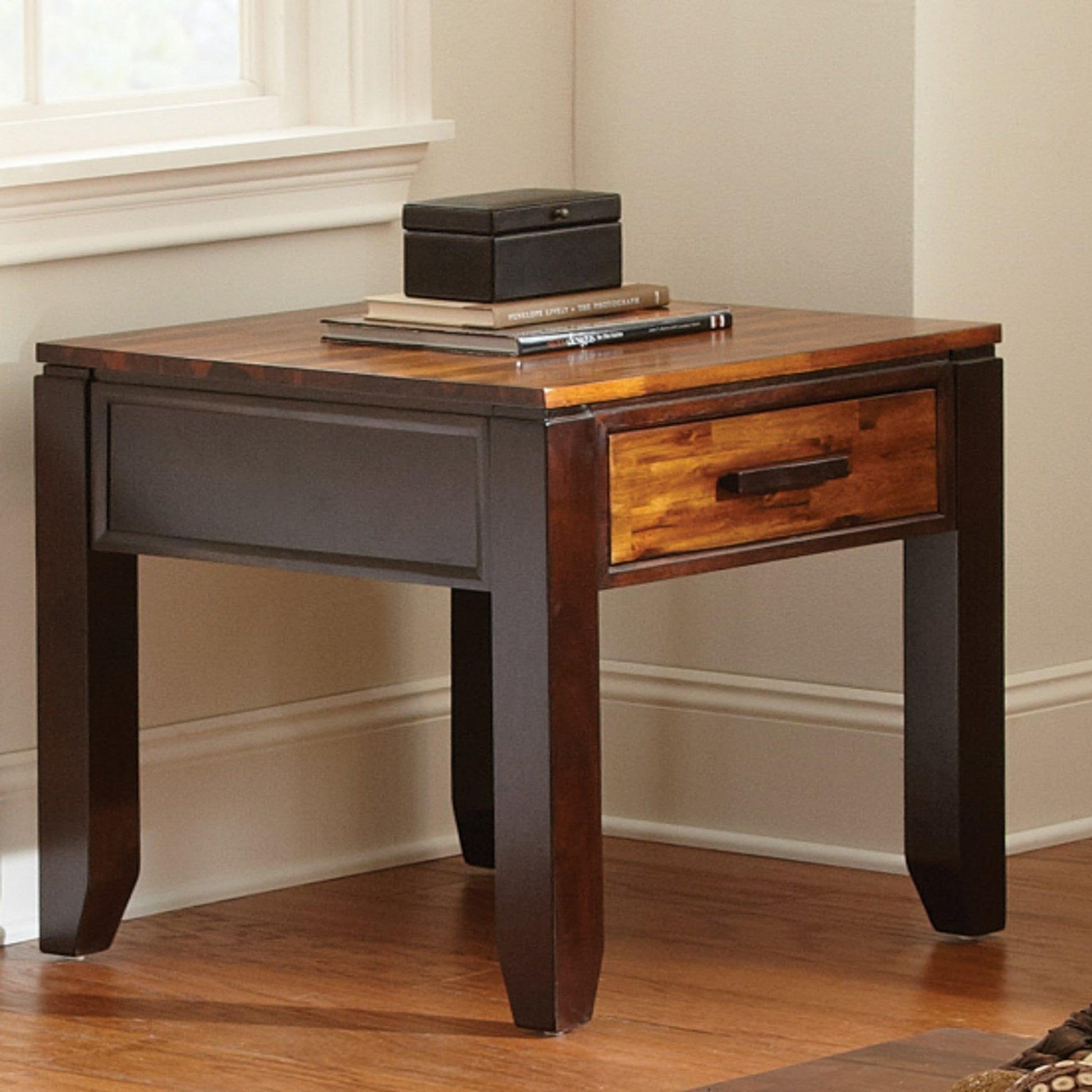 Steve Silver Abaco End Table AB600E FredCo